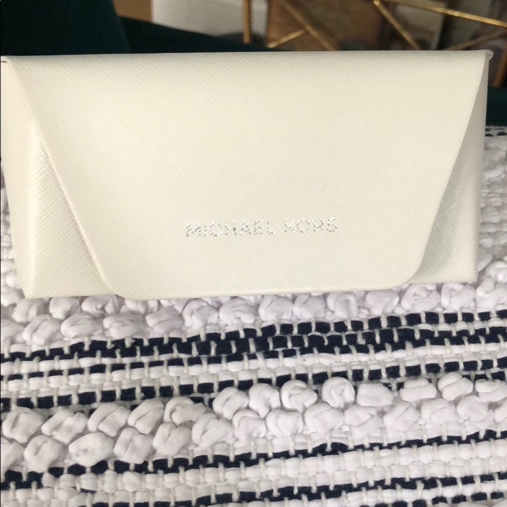 Michael Kors Sunglasses Retro with white case - Picture 6 of 6